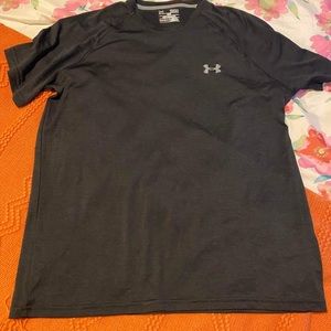 Mens under armour shirt